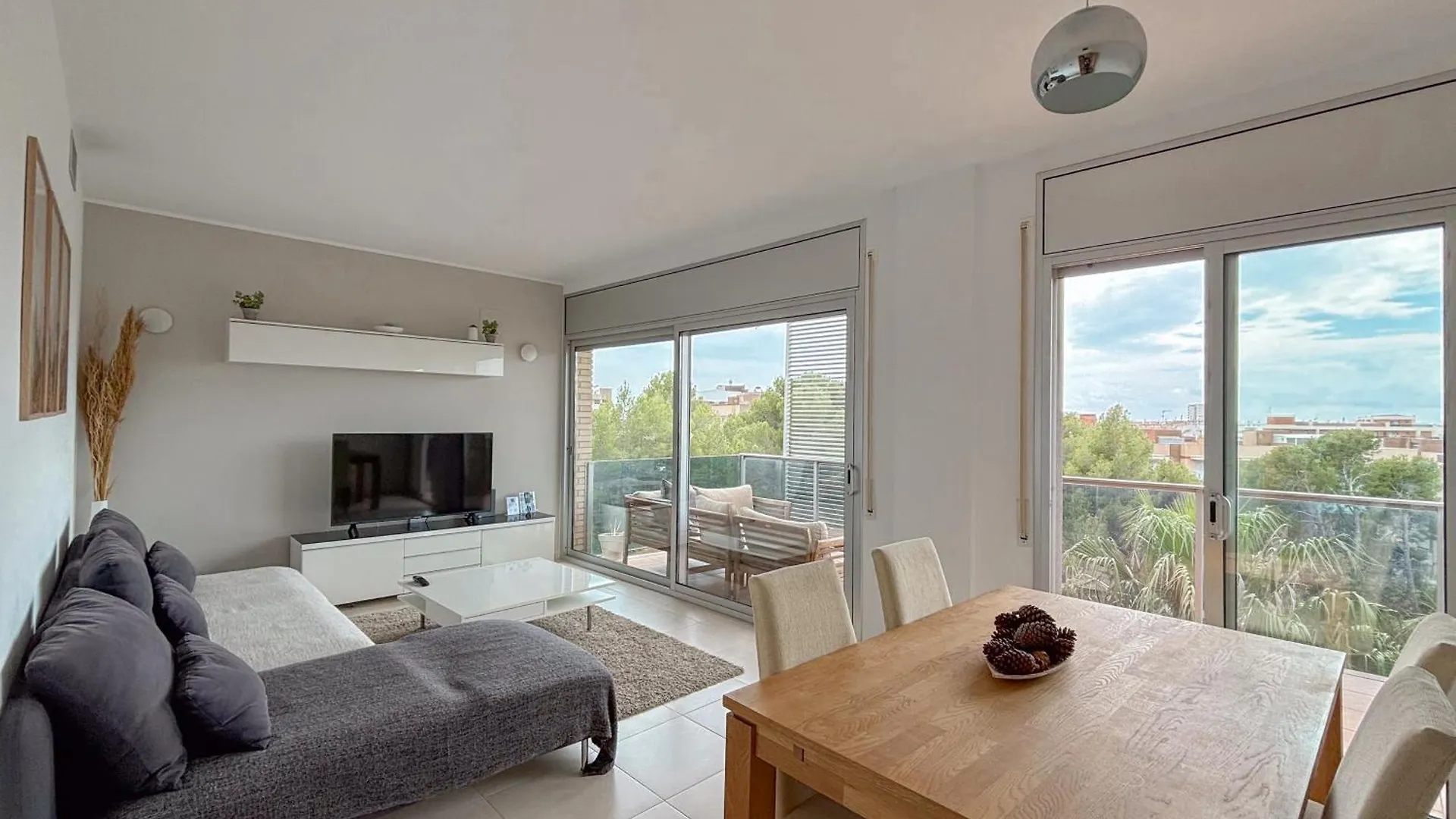 סאלו Clauhomes Paradise Village 0*,  ספרד